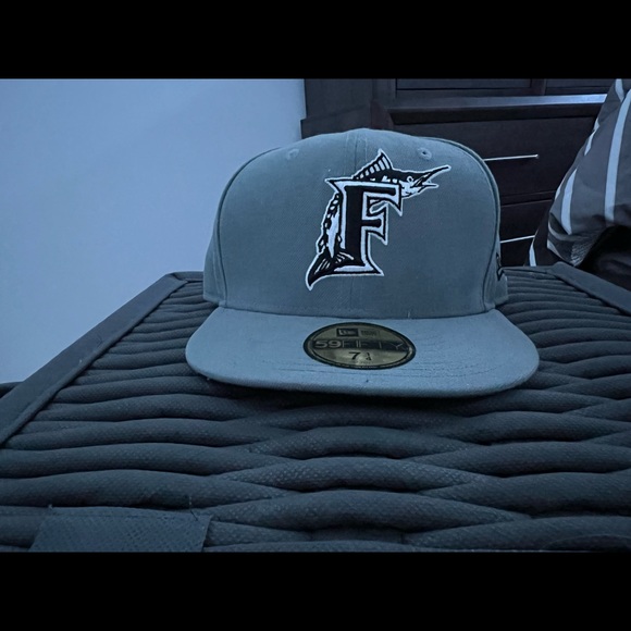 Bundle of fitted hats - Picture 4 of 12